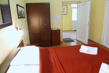 Pensión Eszter Apartman