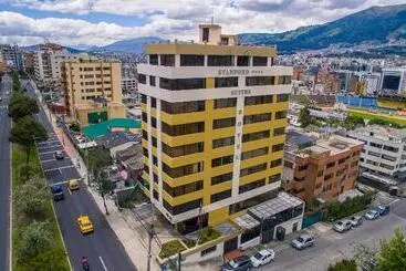 בית מלון כפרי Stanford Suites