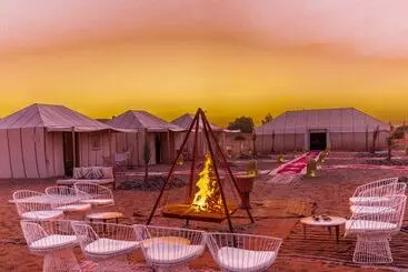 ホテル Dihya Desert Camp