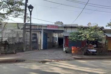 Hotell Oyo 72139 Rishi Satsang Bhawan