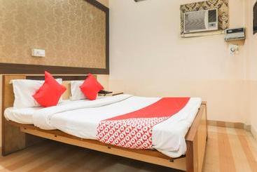 Hotell Oyo 60098 Radhey Inn