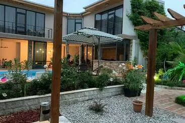 پانسیون Guest House Smile