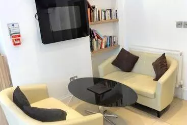 Bed and Breakfast Skylark Guest House