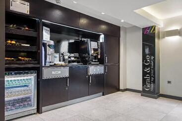 Отель Roomzzz Nottingham City