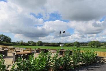 旅馆 The Golden Mile Country Inn