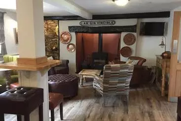 ユースホステル The Golden Mile Country Inn