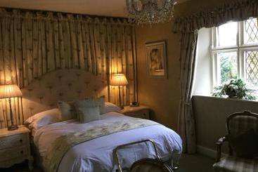 호스텔 The Brownlow Arms Inn