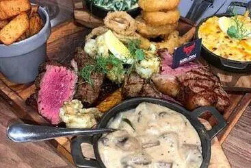ベッドアンドブレックファースト Tomahawk Steakhouse Potto