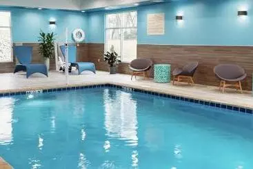 Отель Hampton Inn & Suites Cathedral City