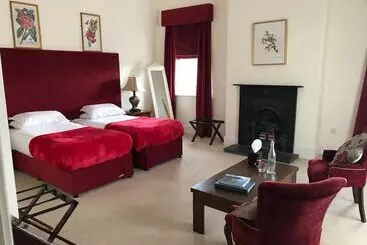 ペンション Emlagh House