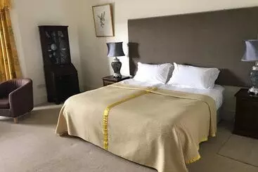 Pension Emlagh House