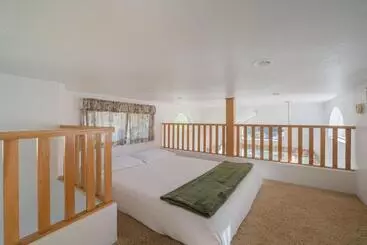 Strawhouse Resorts