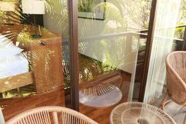 旅馆 Wave House Surf Camp