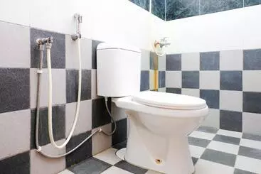 Hotel Reddoorz Near Stab Syailendra Kopeng