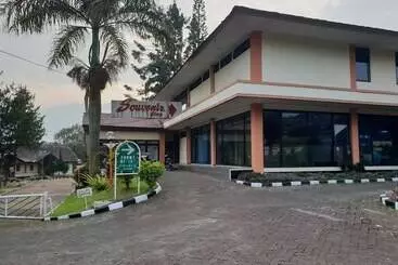 Bed and Breakfast Cisarua Indah Cottage