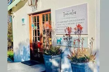Hotelli Travalia Guest Farm