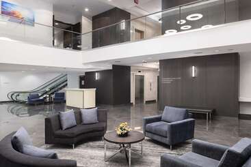 בית מלון כפרי Hilton Vancouver Metrotown