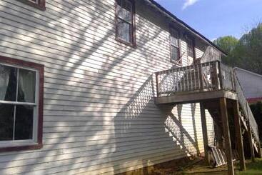 Bliss Point Farm And B&b, Llc