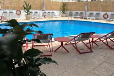 آپارتمان Poniente Playa Apart