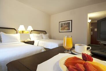 בית מלון כפרי Fiesta Inn Toluca Tollocan