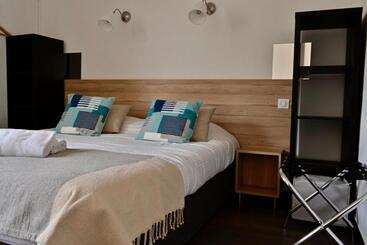 هتل Hôtel La Petite Bohème