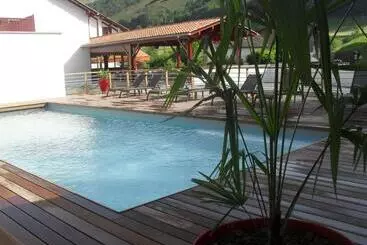 ホテル Logis Hôtel Andreinia & Cabanes
