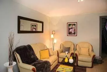 ホテル Logis Hôtel Andreinia & Cabanes