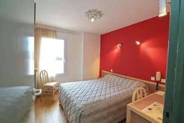 Отель Hôtel Le Provence