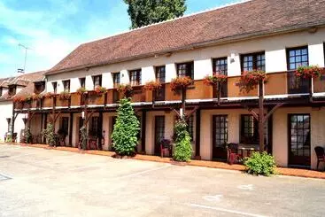 هتل Logis Hôtel & Restaurant Le Soleil D Or