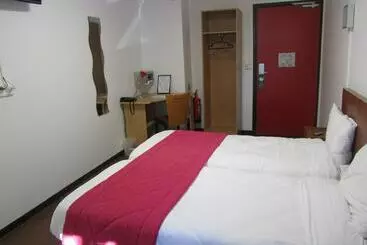 Hotel Hôtel   Restaurant Le Saint Joseph