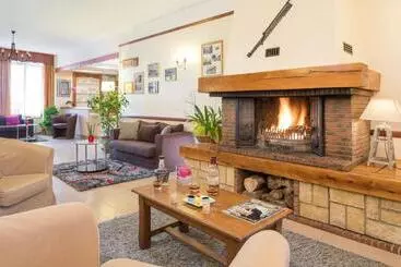 فندق Logis La Sapinière