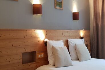 Savoy Hotel & Restaurant