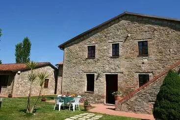 Quaint Cottage In Magione With Swimming Pool