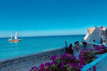 تختخواب و صبحانه Casa Felice