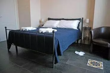 Castello D Alcontres B&b