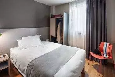 Отель Ibis Styles Pamplona Noain