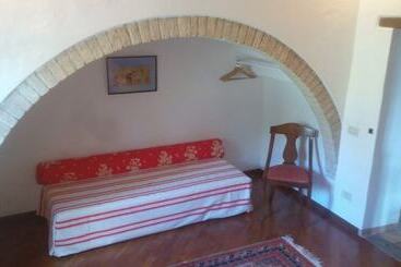Bed and Breakfast Tana Del Tasso