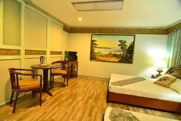 Holiday Plaza Hotel   Cebu