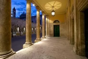 تختخواب و صبحانه Antica Maison