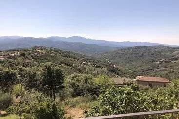 Aamiaismajoitus (B&B) Pozzo Medievale