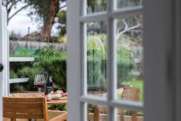 A Cottage In Richmond