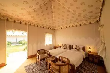Hotel Madho Bagh