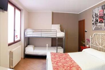 Пансион Alexander Rooms