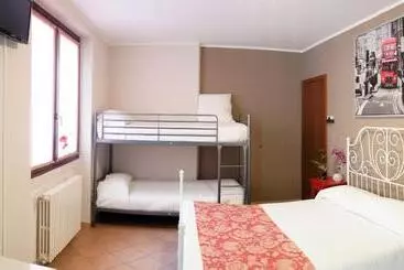 Majatalo Alexander Rooms