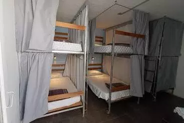 پانسیون Monkey Safari Hostel
