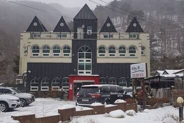 فندق Ario Pension