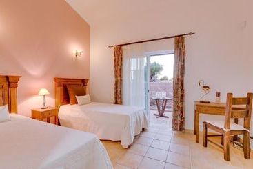 קוטג'' Espargosa Monte De Baixo & Art