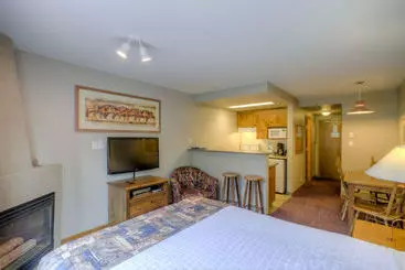 Cahilty Hotel & Suites