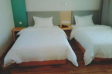 Hotel 7days Inn Urumqi Midong Middle Road Shenhua Mining Bureau Branch