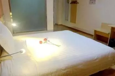 Hotel 7 Days Inn·xining Huangzhong Kumbum Monastery
